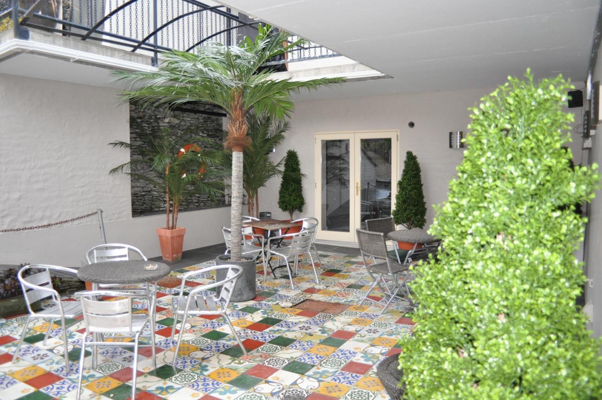Hotel Quinlan&Cooke Boutique Townhouse&QCs Seafood Restaurant à Cahersiveen Extérieur photo