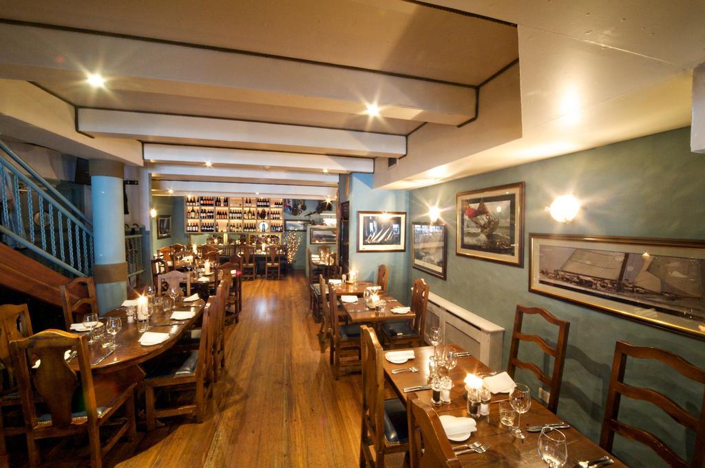 Hotel Quinlan&Cooke Boutique Townhouse&QCs Seafood Restaurant à Cahersiveen Extérieur photo